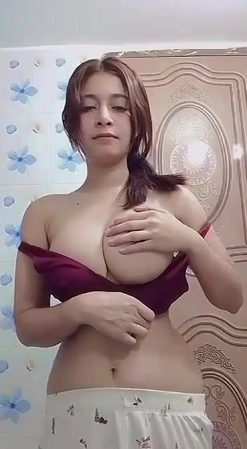 beautiful gf pressing her bigboobs