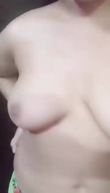 boobs showing young girl