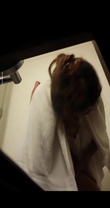 Hot Wife Cleaning Herself With Razor