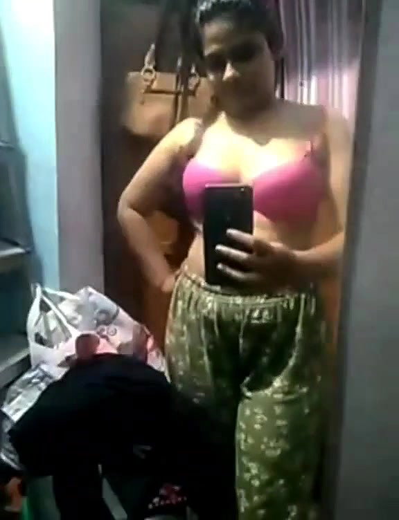 cute wife mirror selfie