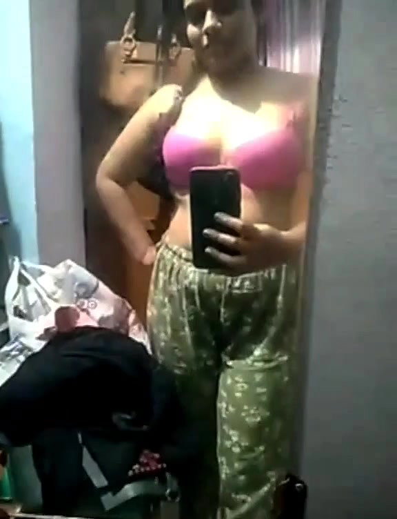 cute wife mirror selfie