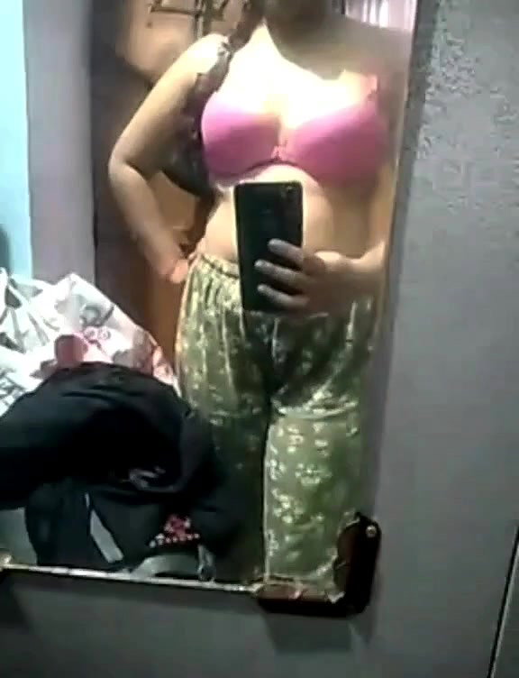 cute wife mirror selfie