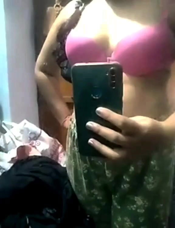 cute wife mirror selfie