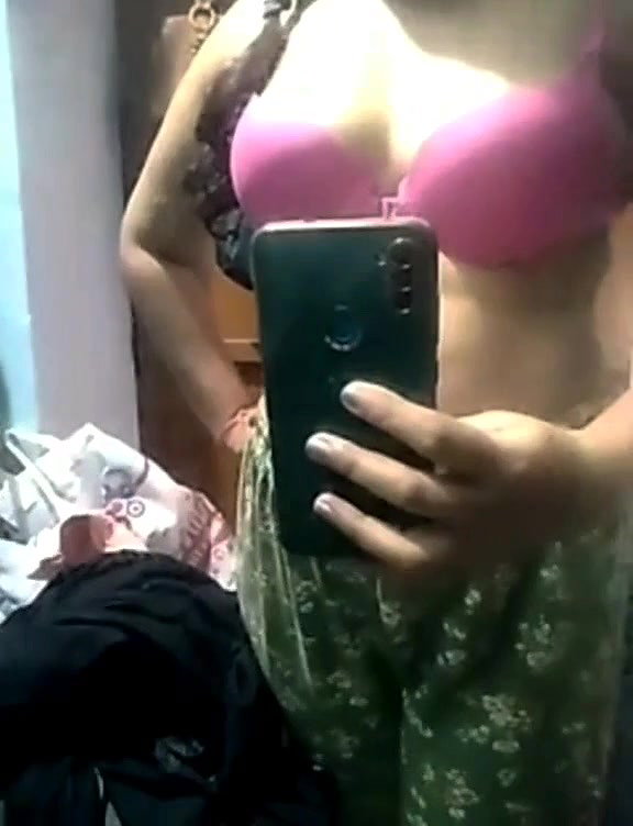 cute wife mirror selfie