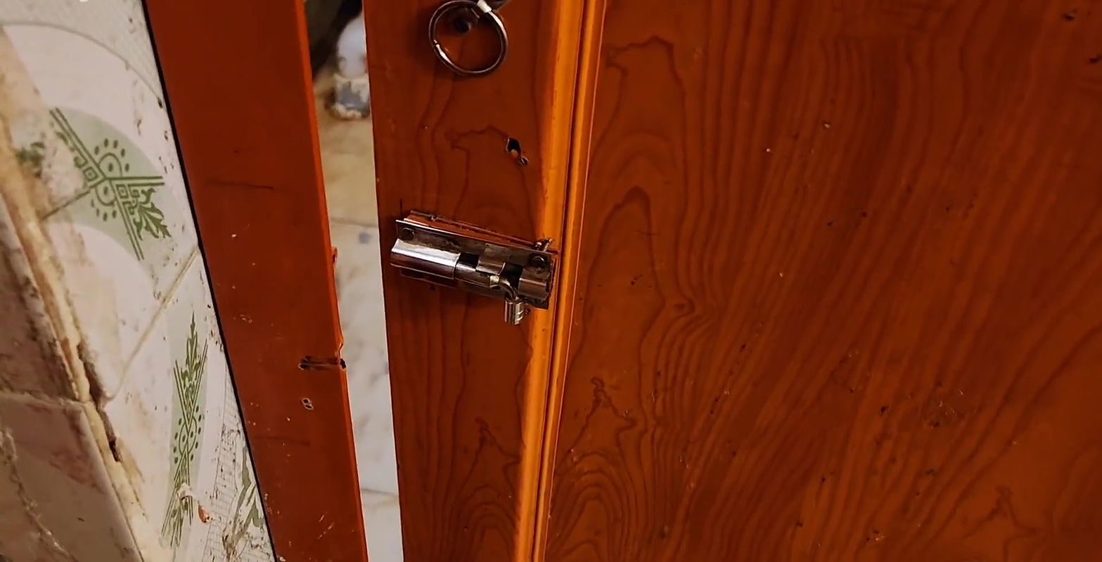 Big Boobs Hot Figure Wife caught in bathroom Showering