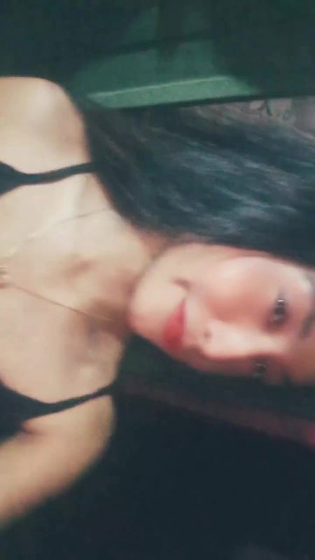 sexy slim cleavage show