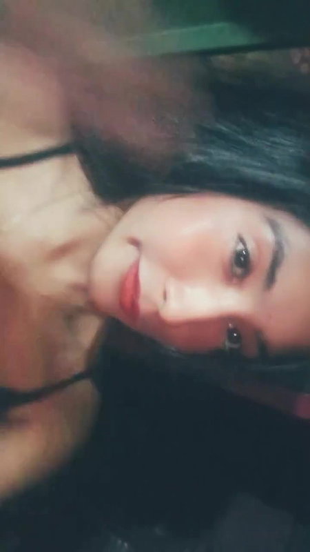 sexy slim cleavage show