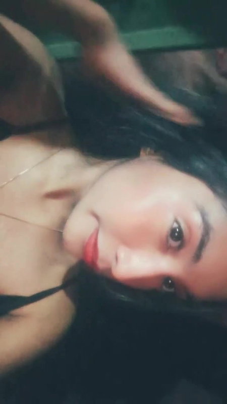 sexy slim cleavage show
