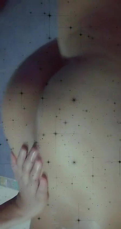 slim girl pussy and ass nude show