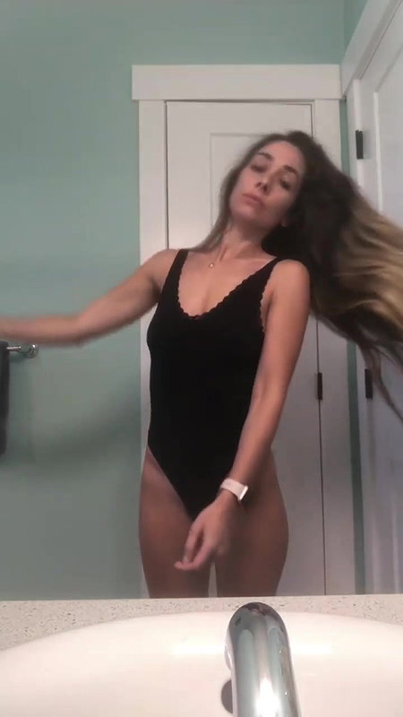 cute girl full nude show