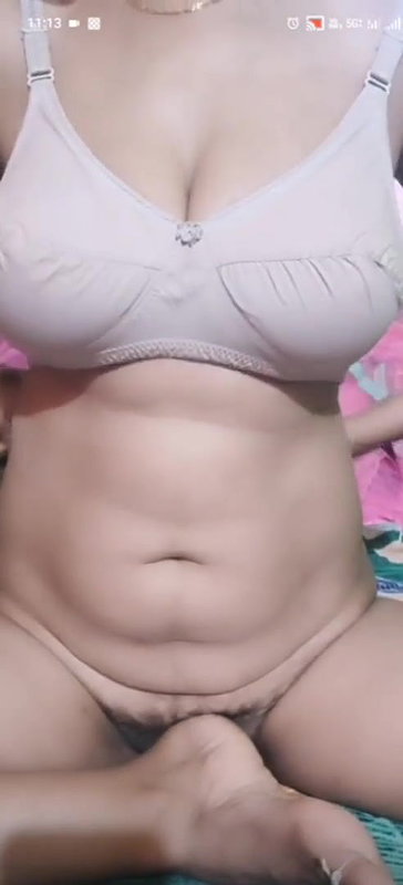 Glasses Horny Bhabhi Showing Masturbating