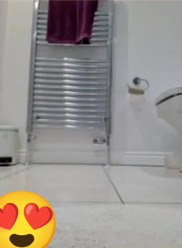 Horny Girlfriend Masturbating On Video Call