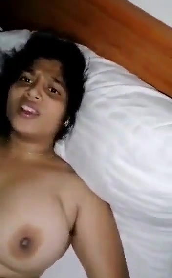 Indian Girl Pussy Fingered By Boyfriend In OYO
