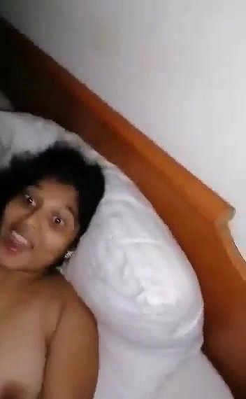 Indian Girl Pussy Fingered By Boyfriend In OYO