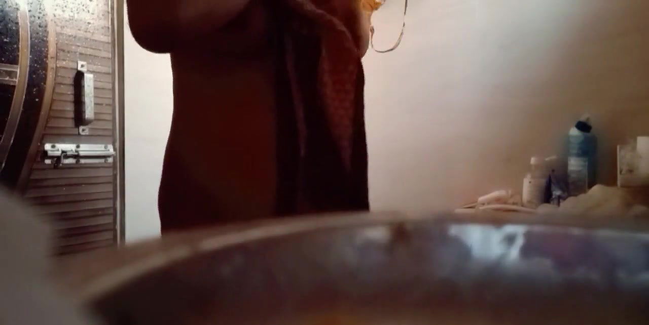 Desi College girl is bathing in bathroom (Hot 19y old girl scandel) Part-2