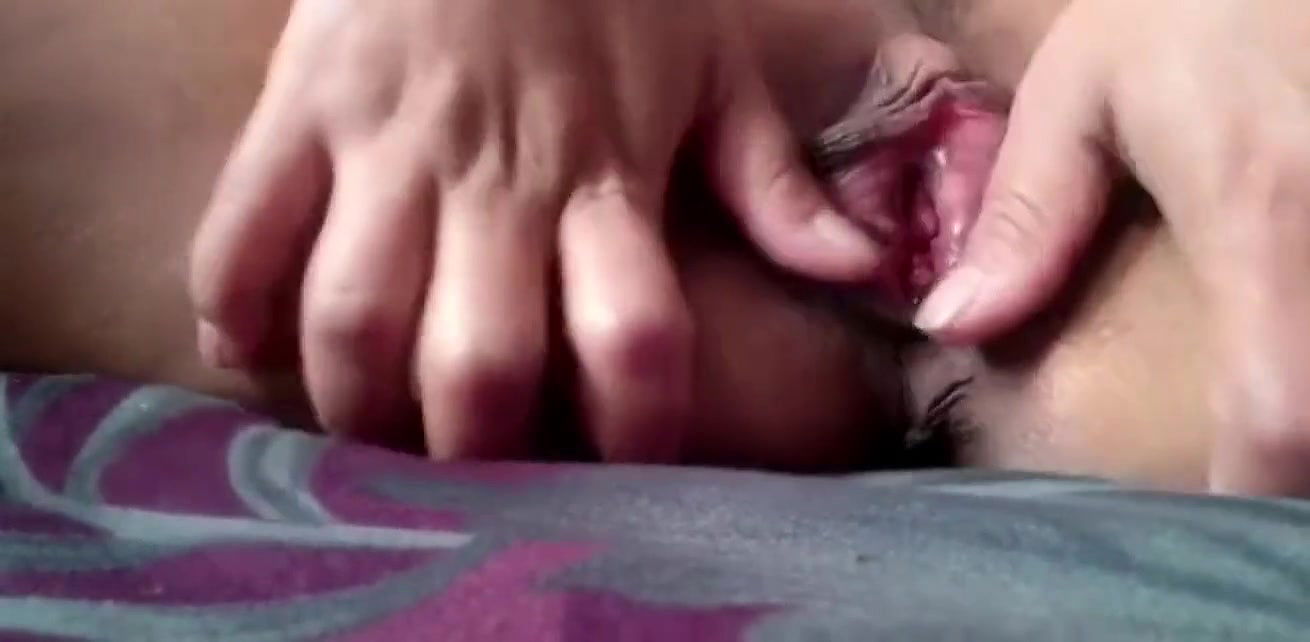 Desi girl close uo pussy