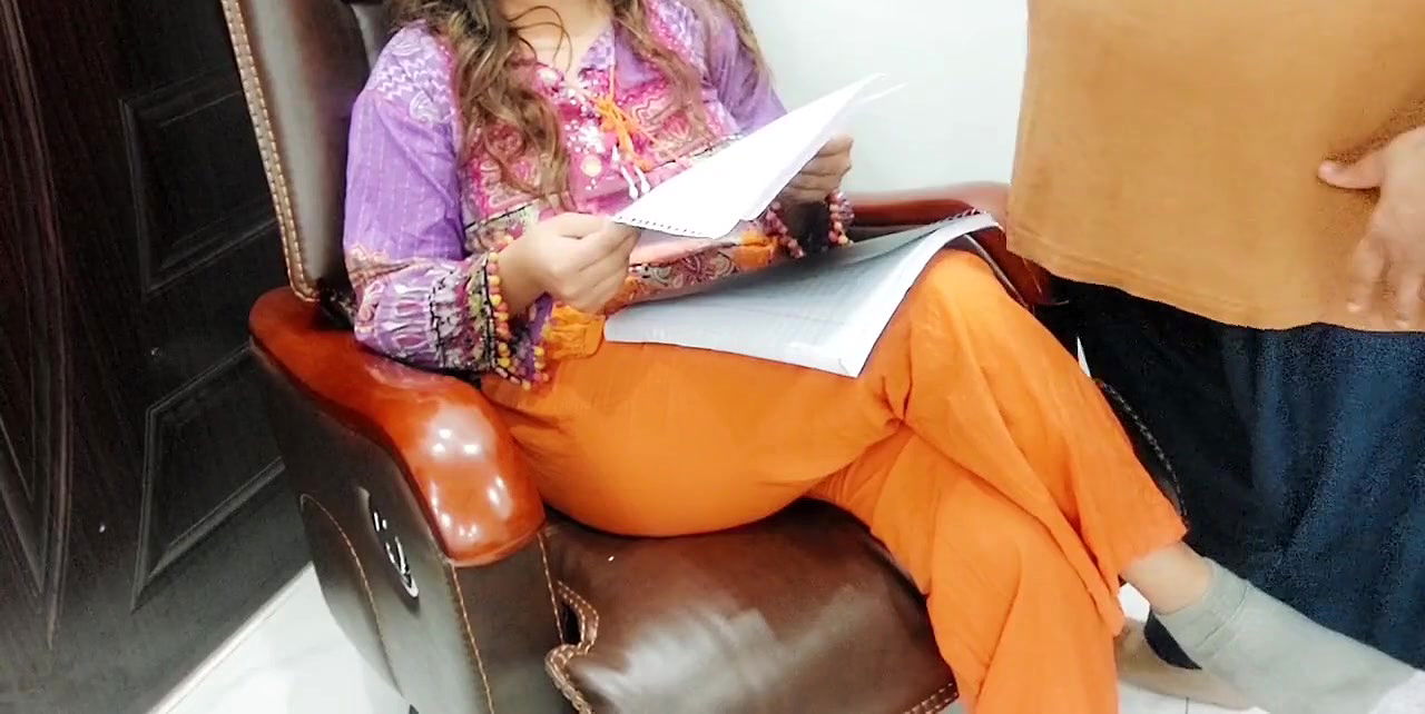 Desi Office Sex Madam Fucked By Peon With Hindi Audio