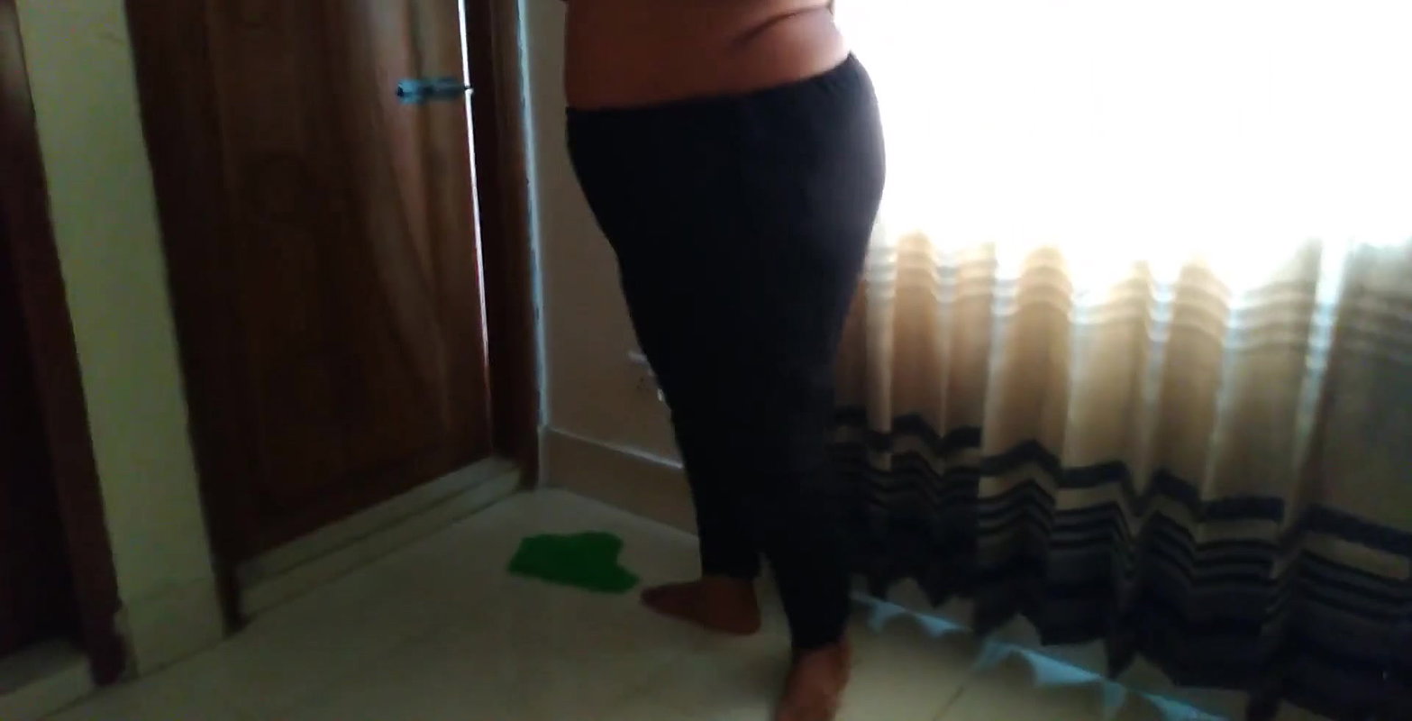 Desi Priya Bhabhi gets hot & Cheating On Husband Called A guy Home And Fucked (Huge Boobs & Huge Ass show) Homemade sex