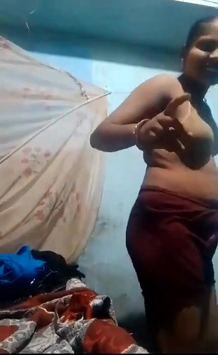 Desi Bhabi Dress change