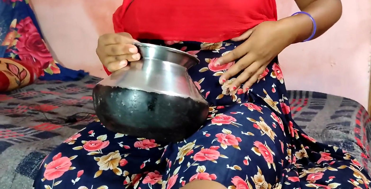 Dudh bechne I hai gand marva kar jayegi Hindi story.