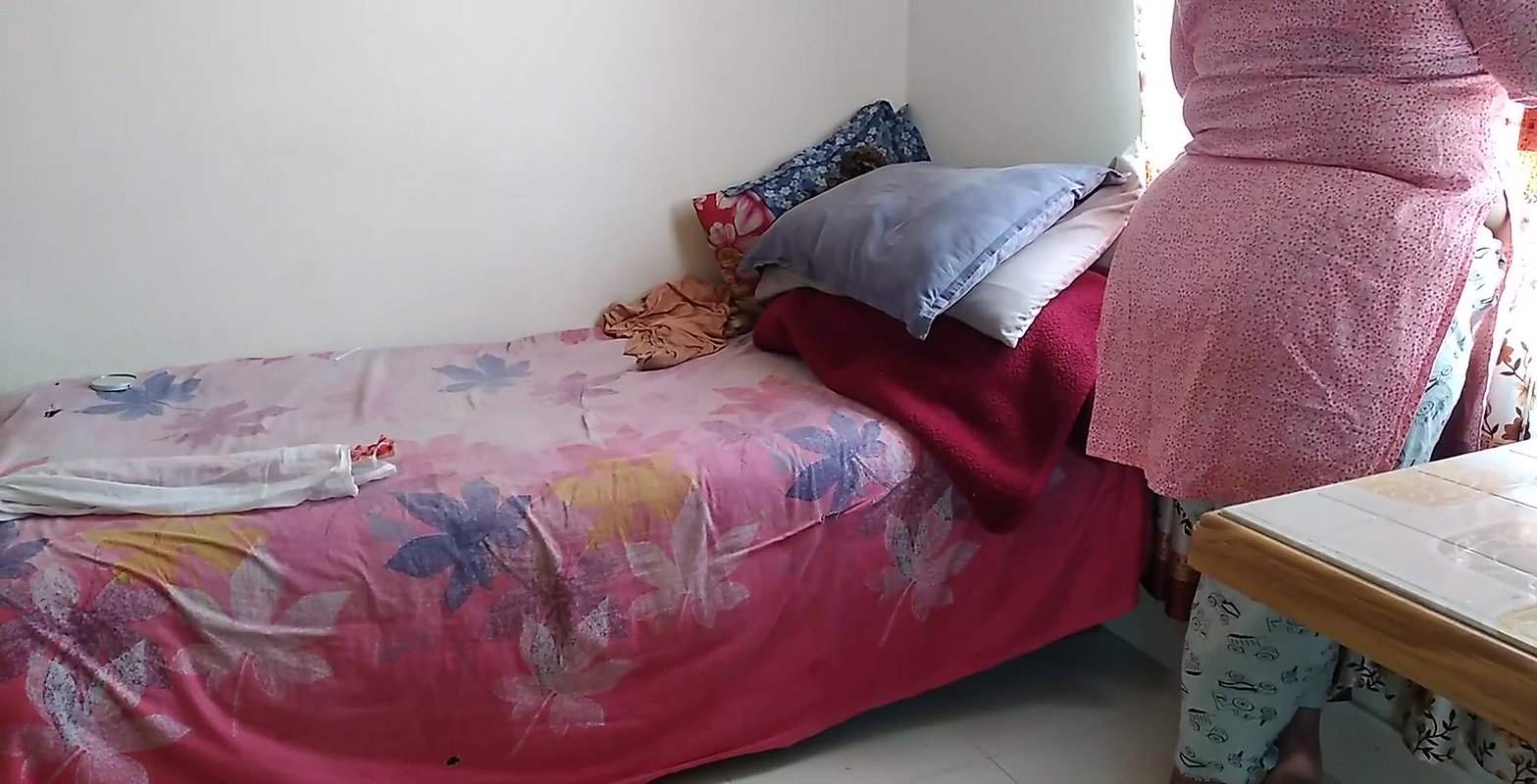 Hindi Hot Aunty Ko Jabardasti chudai chor (thief came & tied an old woman’s hand & fucked her) Cum Inside Pussy.