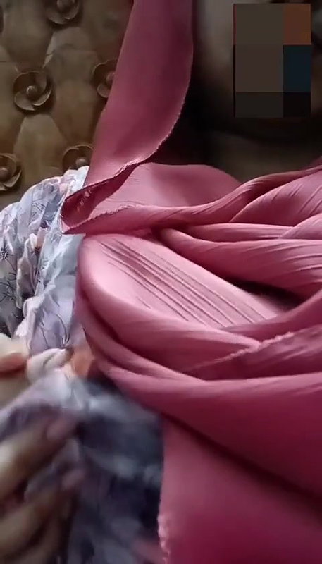 DESI GF SQUEEZING BIG BOOBS