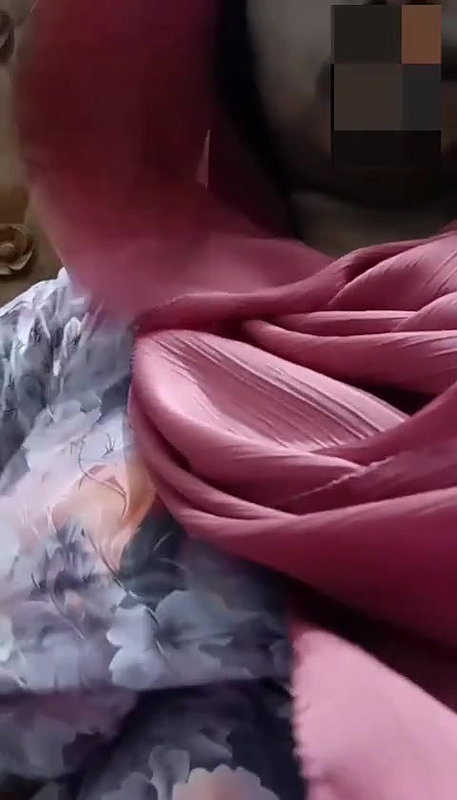 DESI GF SQUEEZING BIG BOOBS