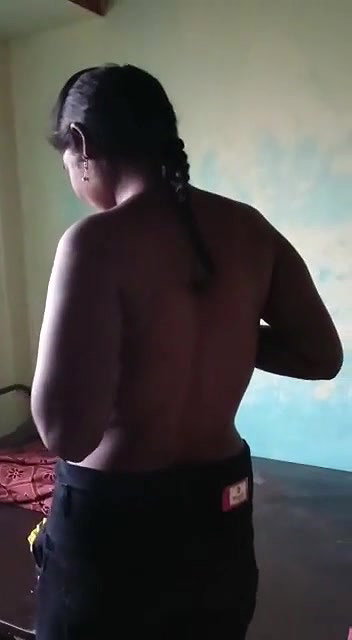 Indian hostel girl topless new MMS sex video