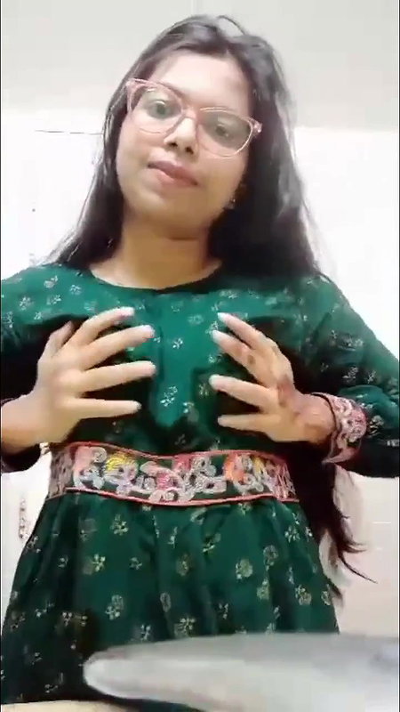 big tits Bengali sex horny girl topless viral clip