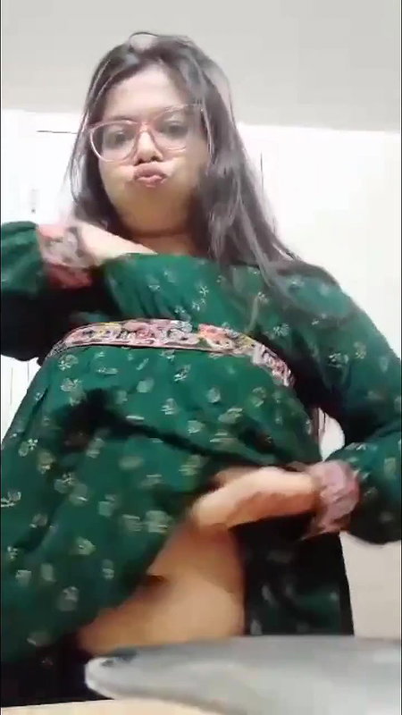 big tits Bengali sex horny girl topless viral clip
