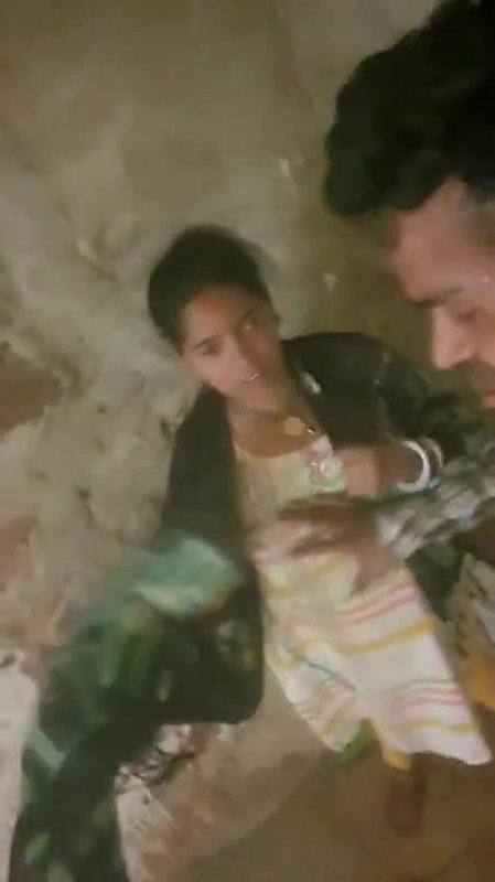 Bihari village girl boob press and viral fucking