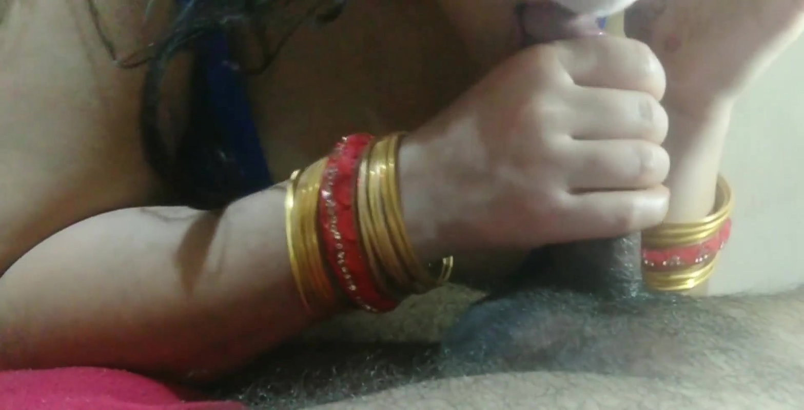 Indian Bhabhi Sucking and Kissing (Hindi audio)