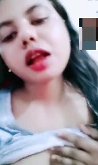 Chubby Girlfriend Showing Boobs