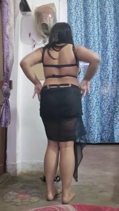 Bengali dancing girl with big boobs bouncing