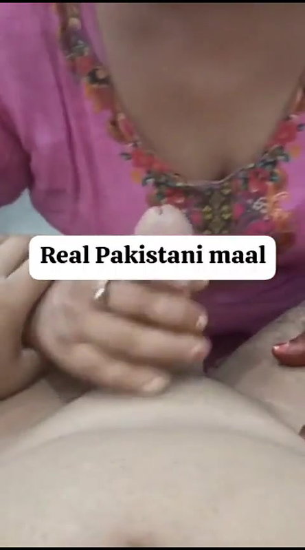 real Pakistani mature aunty sex and viral blowjob