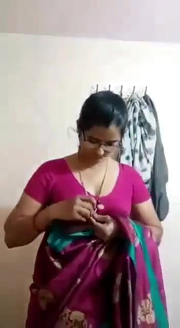 Nurse Aunty nude for doctor