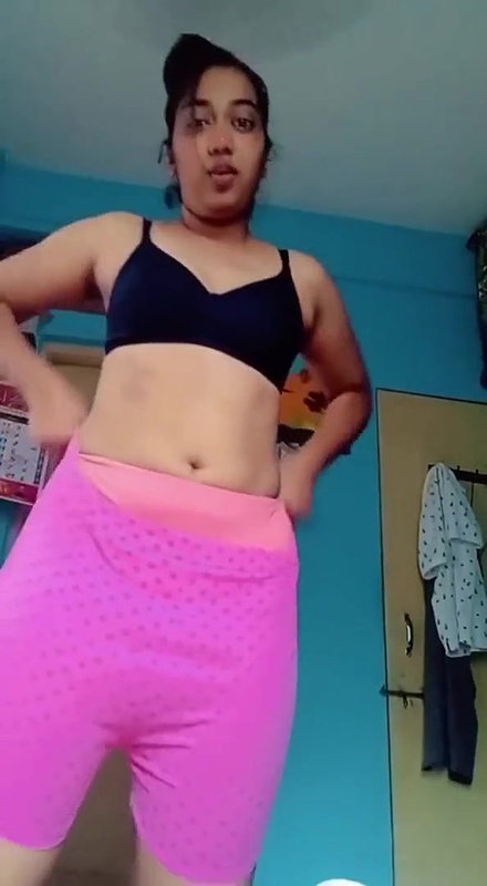 Curvy figure with big ass girl showing everything