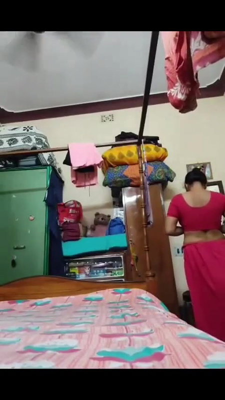 Desi bhabhi dress changing