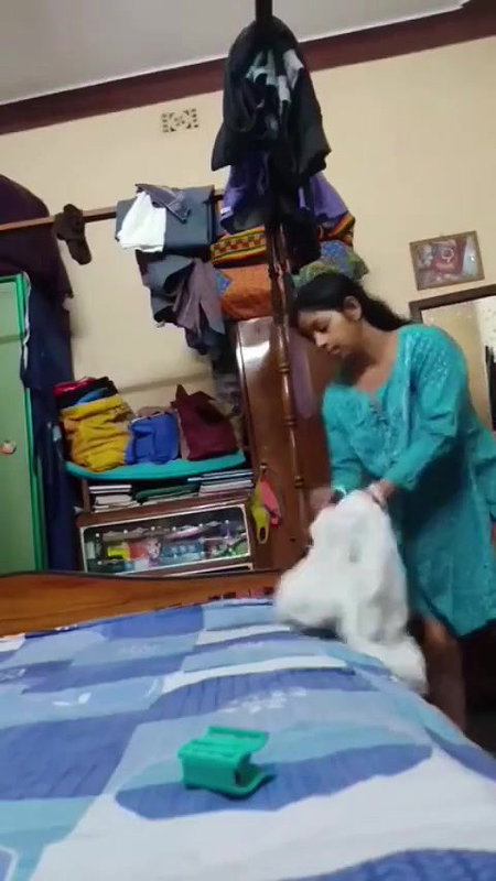 Desi bhabhi dress changing