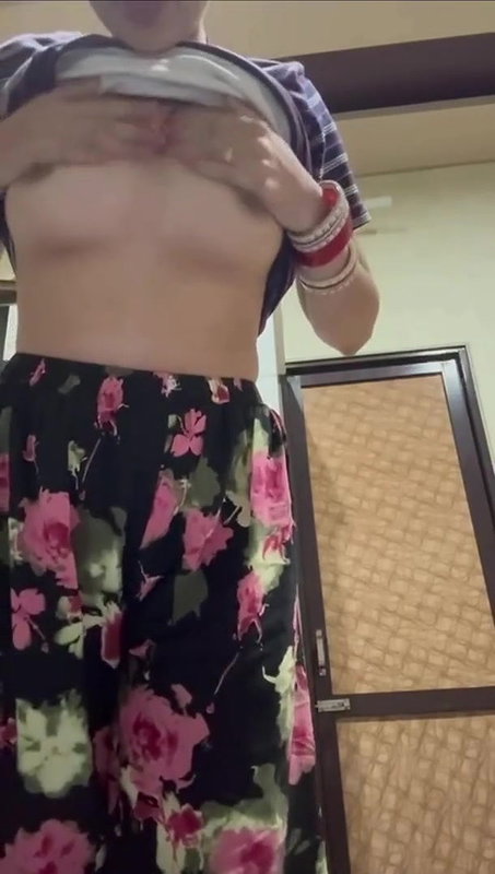 Beautiful Horny Punjabi Wife Showing Asshole