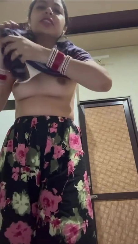 Beautiful Horny Punjabi Wife Showing Asshole