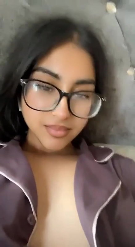 cute girl in glasses topless viral show of big boobs
