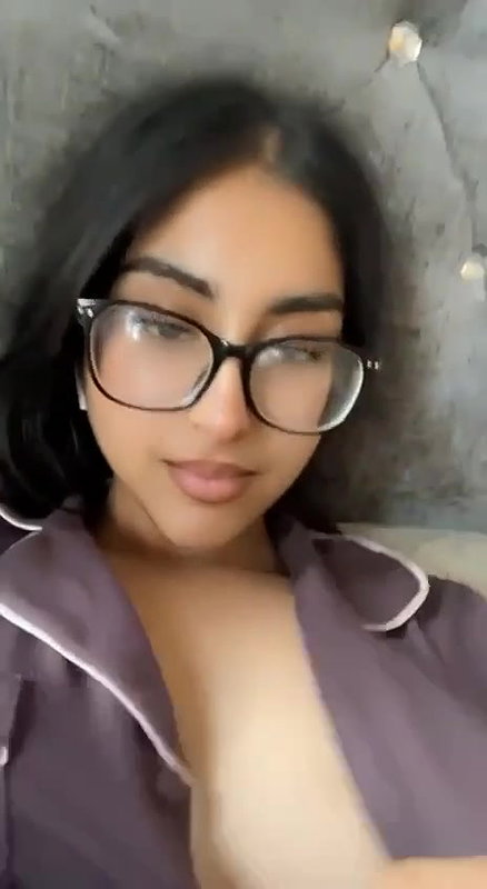 cute girl in glasses topless viral show of big boobs
