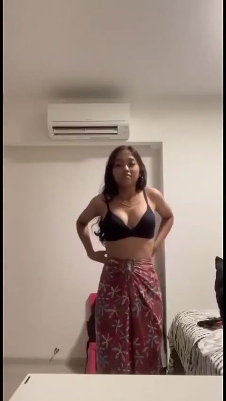 Slim Girl Fully Nude Stripping Video