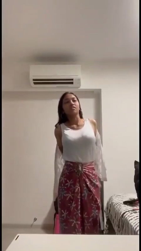 Slim Girl Fully Nude Stripping Video