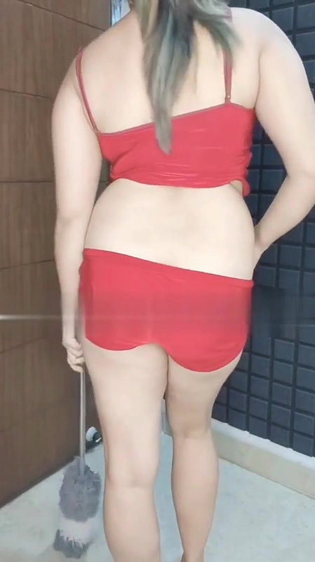 Hot Babe Making Nude Video For Boyfriend