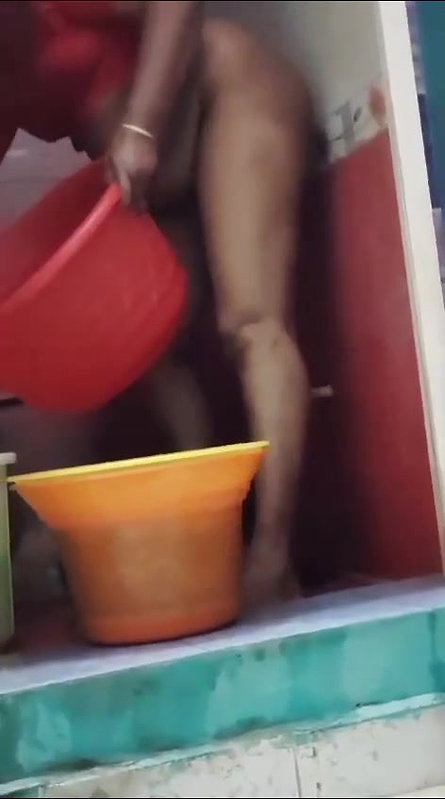 big ass bhabhi washing clothes viral MMS videos