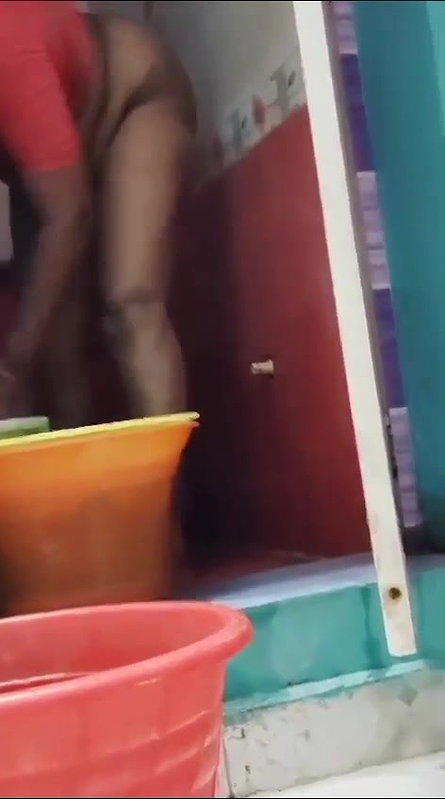 big ass bhabhi washing clothes viral MMS videos