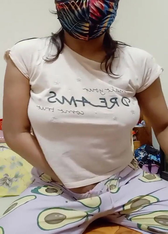 Kolkata Bengali Sushmita Bhabhi shows big tits and masturbates with old boyfriend when hubby is not home