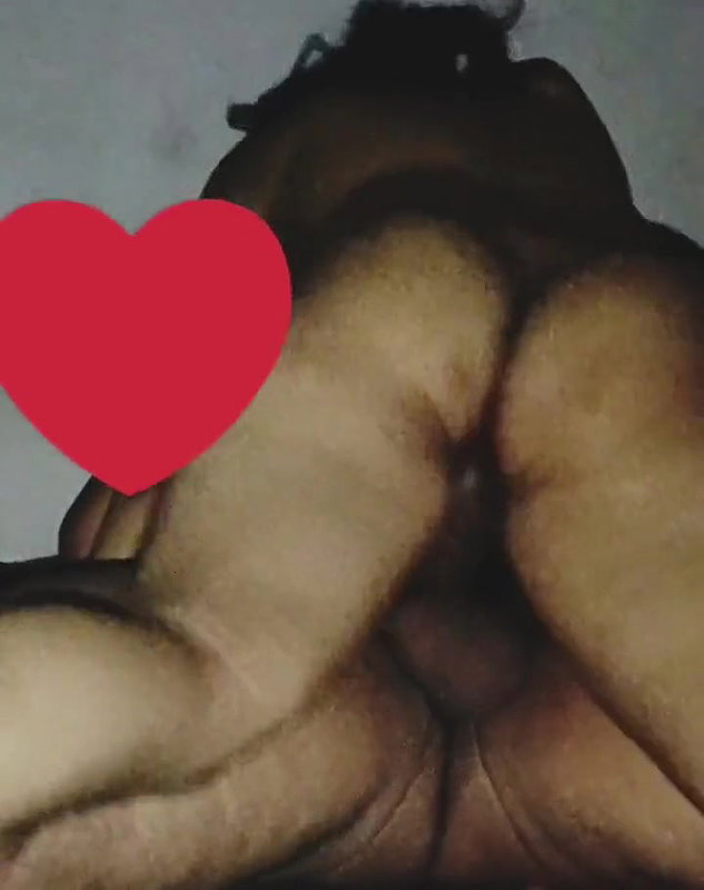 Latika mere land ke uper Beth ke chudwate huye bhot mast lagti hai